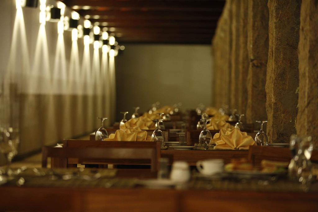 Heritage Madurai Exteriér fotografie The interior of the restaurant